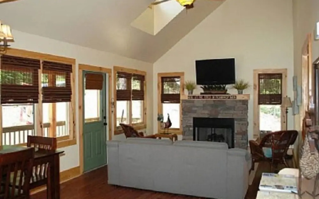 photo 5 of Rooster Ridge Cabin Holiday home 2 BestStayz.1