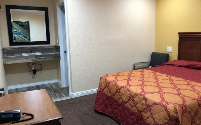 photo 2 of Rosa Bell Motel - Los Angeles