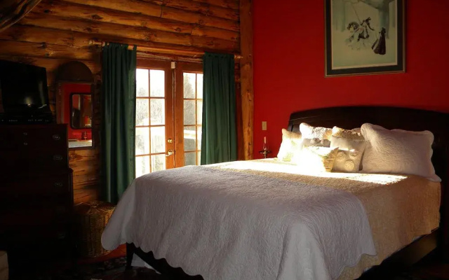 photo 3 of Rose And Goat Retreat - Mountain View Apartment