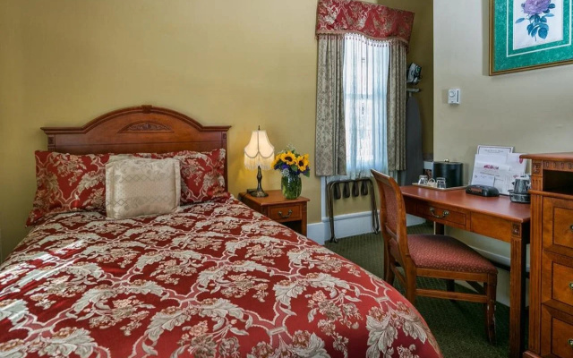 photo 4 of Rose Garden Inn