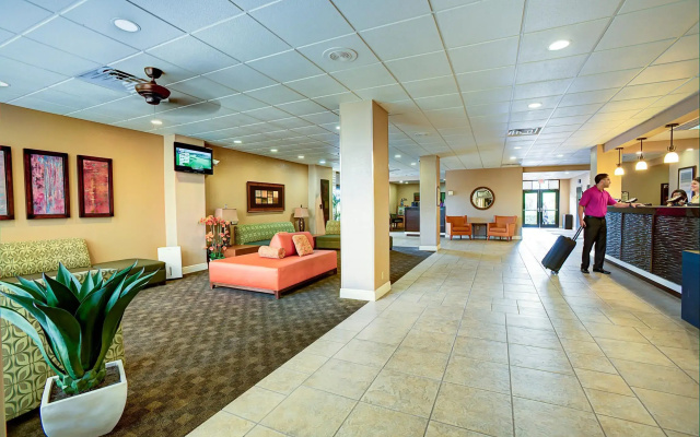 photo 2 of Rosen Inn, closest to Universal