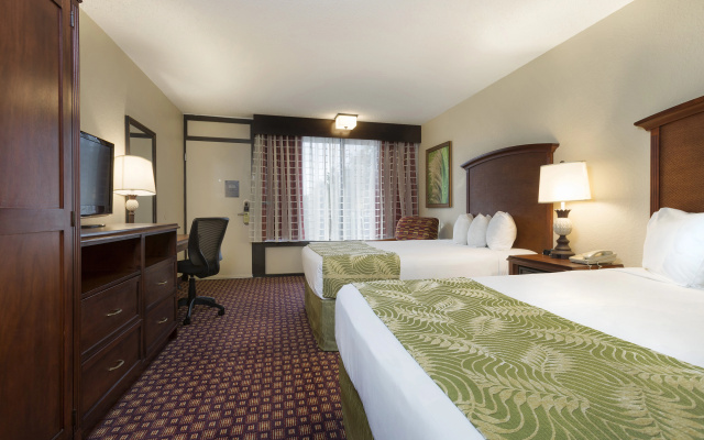 photo 3 of Rosen Inn International