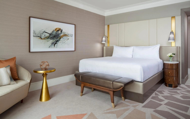 photo 4 of Hotel Crescent Court