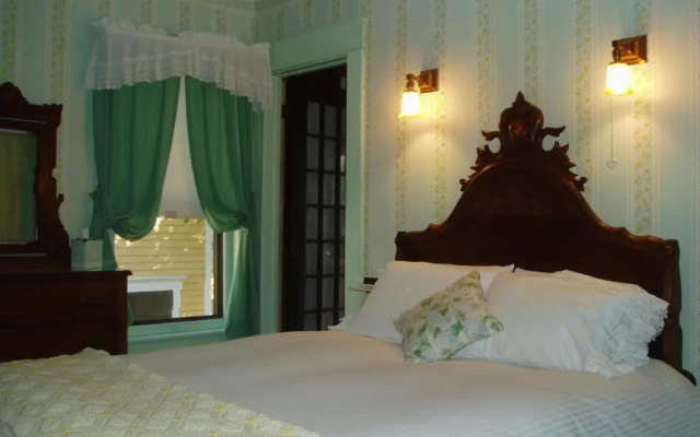 photo 2 of Rosewood Inn