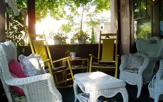 photo 4 of Rosewood Inn