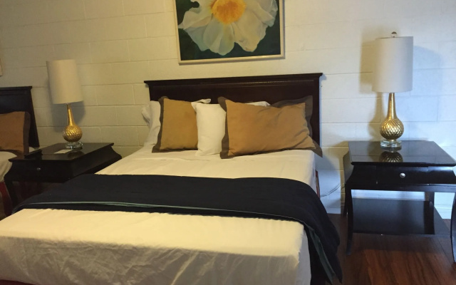 photo 4 of Roulette Motel