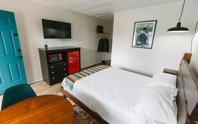 photo 5 of Route 19 Inn