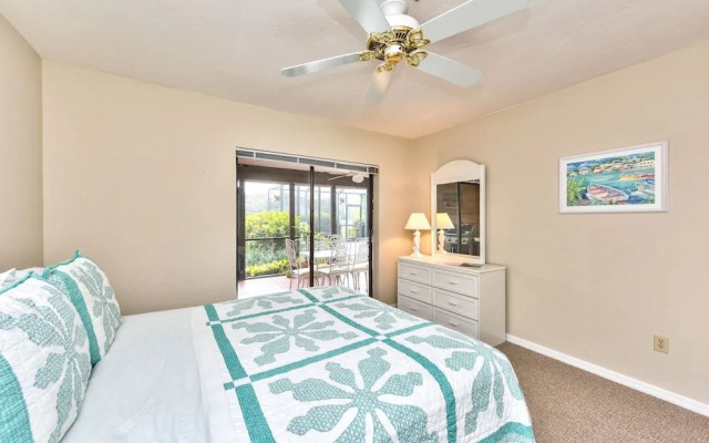 photo 2 of Rovigo Vacation Rental: Spacious Retreat with Panoramic Lake Views in Kings Lake. 4-BR, 4-Bathroom Home with Private Pool, just 3.4 Miles from the Vibrant Fifth Avenue South and Naples Attractions