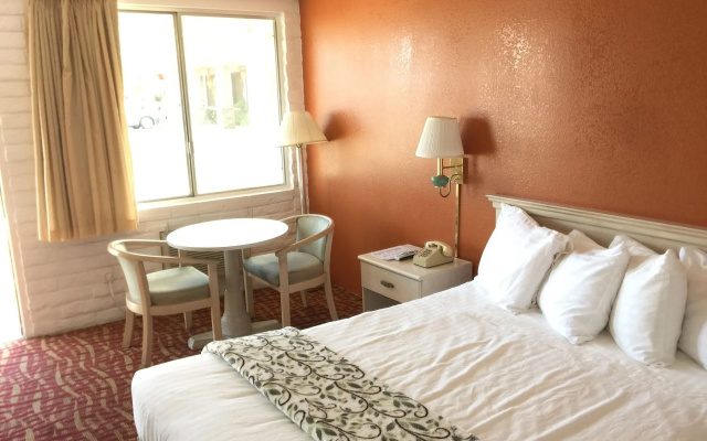photo 2 of Royal Crest Motel