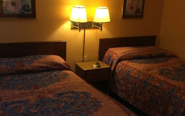 photo 4 of Royal Inn