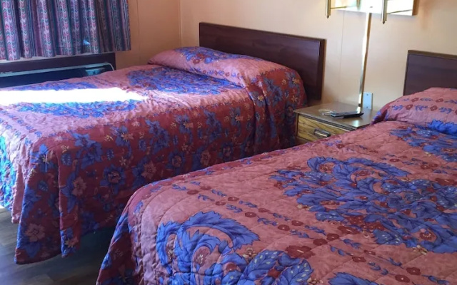 photo 5 of Royal Inn