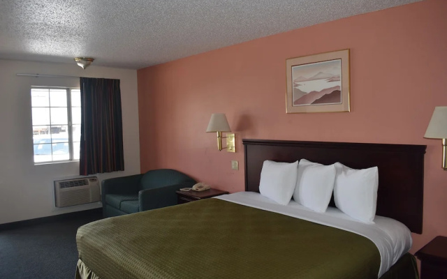 photo 5 of Royal Inn
