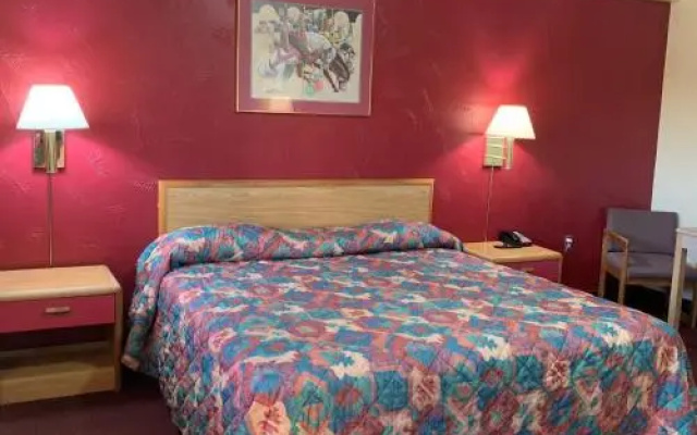 photo 5 of Royal Inn