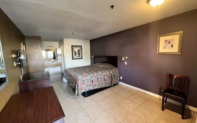 photo 3 of Casa Blanca Express & Suites Cypress Buena Park
