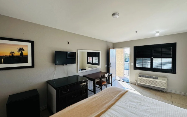 photo 5 of Casa Blanca Express & Suites Cypress Buena Park