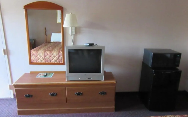 photo 2 of Royal Inn & Suite