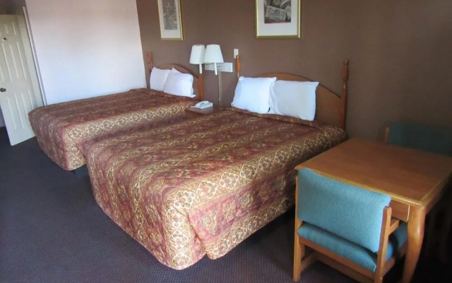 photo 3 of Royal Inn & Suite