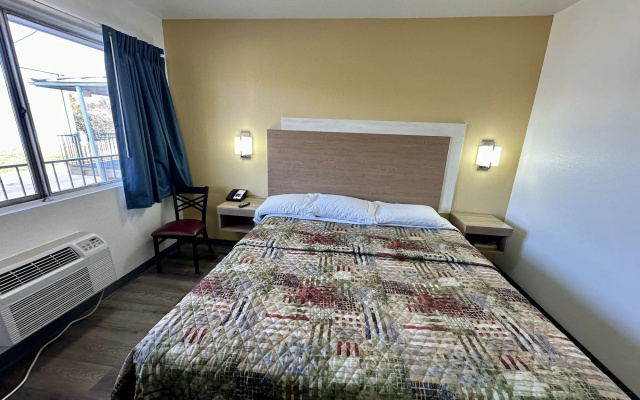 photo 3 of Royal Inn Charlotte Airport Hotel