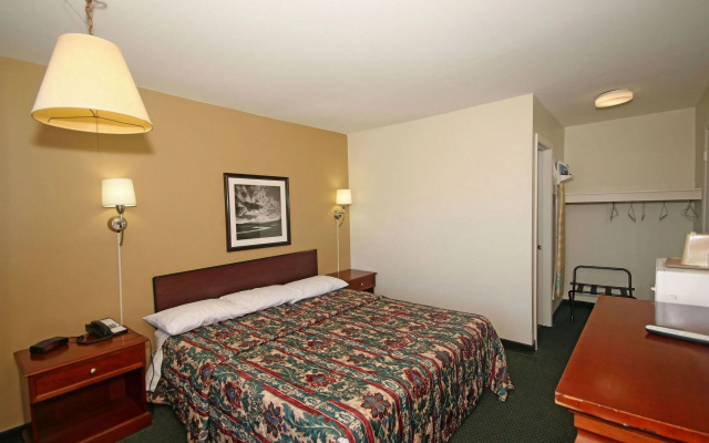 photo 4 of Royal Inn Charlotte Airport Hotel