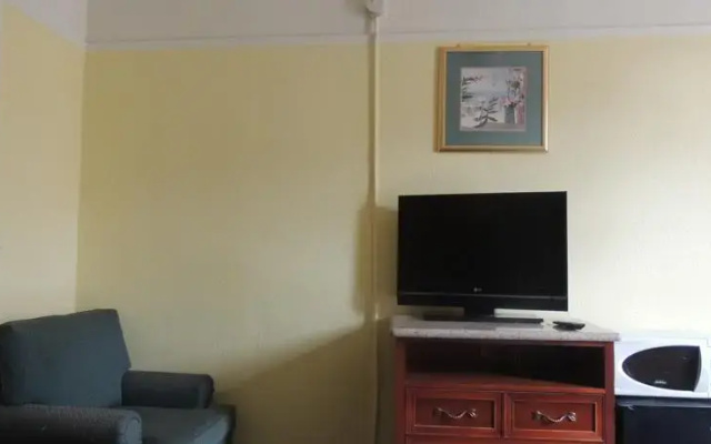 photo 4 of Royal Inn Hotel