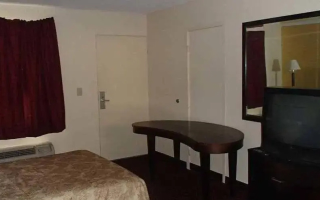 photo 4 of Royal Inn Lafayette