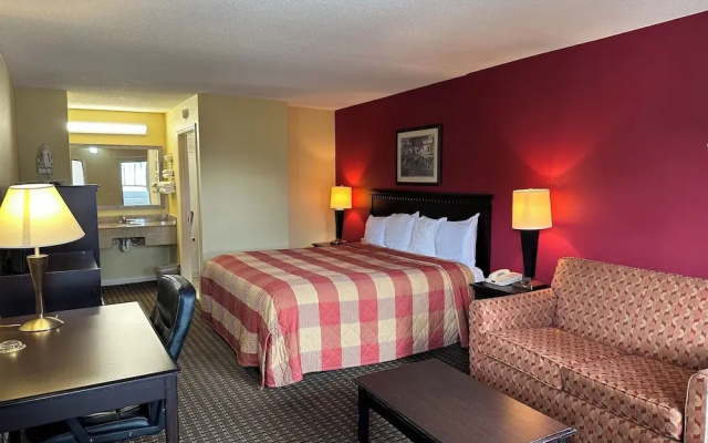 photo 3 of Royal Inn