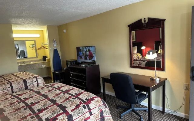 photo 4 of Royal Inn