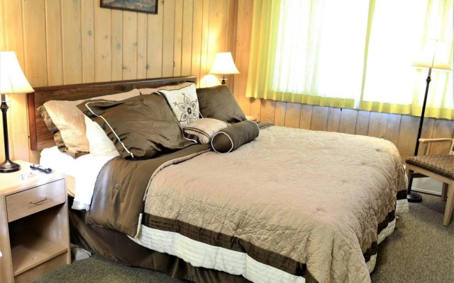 photo 2 of Royal Motel