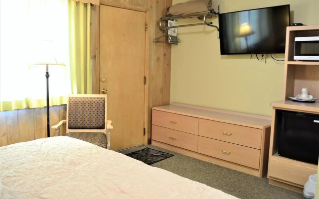 photo 4 of Royal Motel