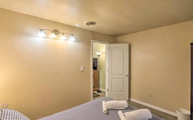 photo 2 of Royal Oak Hideaway: 15 Mi to Downtown Detroit!