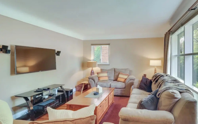 photo 3 of Royal Oak Home: 13 Mi to Downtown Detroit