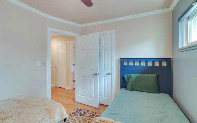 photo 5 of Royal Oak Home: 13 Mi to Downtown Detroit