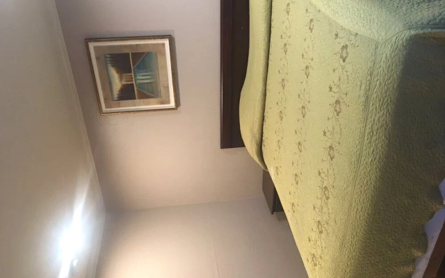 photo 4 of Royal Palace Inn