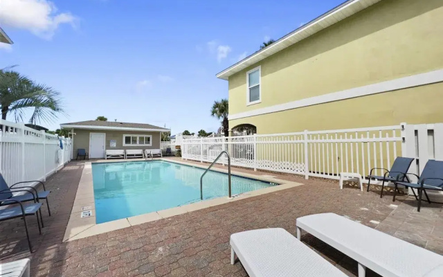 photo 2 of Royal Palms Retreat 3 Bedroom Home by RedAwning
