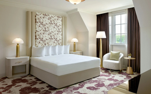 photo 5 of Royal Park Hotel