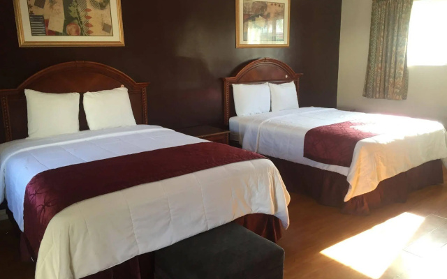 photo 2 of LA Royal Viking Apartments