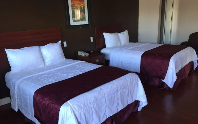 photo 4 of LA Royal Viking Apartments