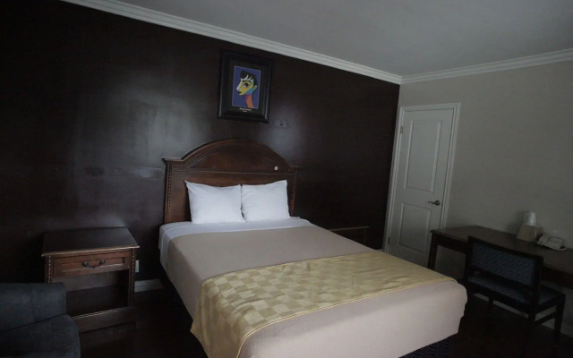 photo 5 of LA Royal Viking Apartments