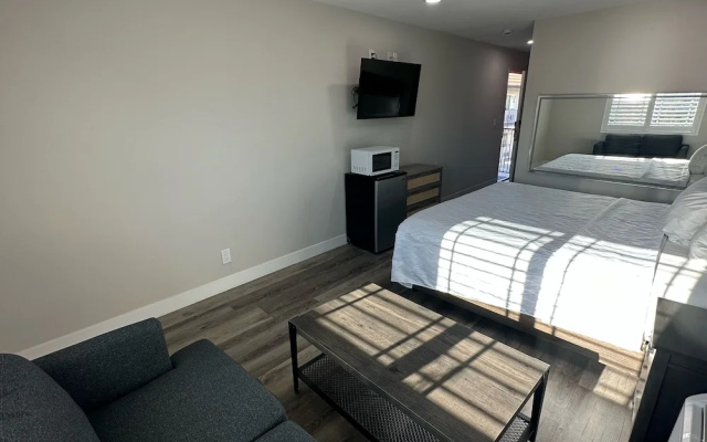 photo 3 of Royale Inn Motel