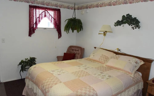 photo 5 of Royals Inn Motel