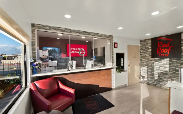 photo 2 of Red Roof Inn Los Angeles - Bellflower