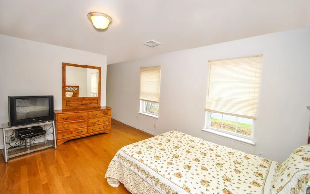 photo 4 of Royer House at Sullivan Trail