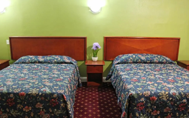 photo 3 of Royla Motel