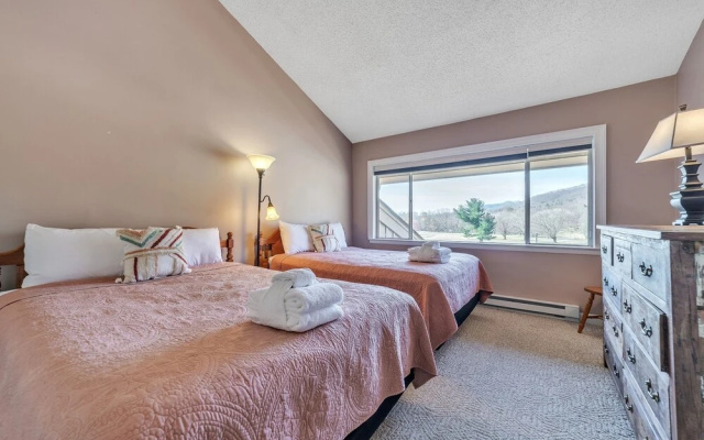photo 4 of Rumbling Bald Resort-fairway Villa On Bald Mountain Lake-mountain Views 2 Bedroom Condo by Sunscape Property Management