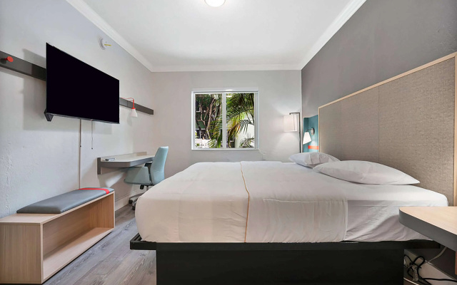 photo 5 of Atrium Hotel, Trademark Collection by Wyndham