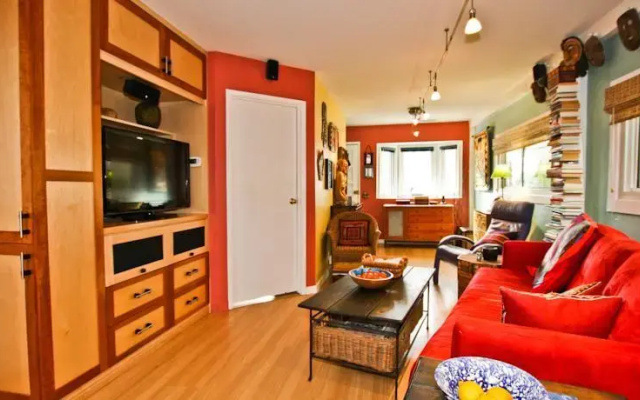 photo 2 of Russian Hill Cottage House