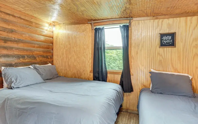 photo 4 of 'cedar Falls Cabin 5': 1/2 Mile to Turner Falls
