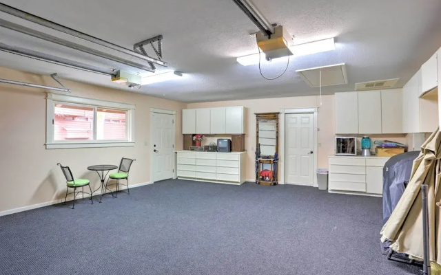 photo 4 of Beautiful Central Fayetteville Townhome w/ Views!