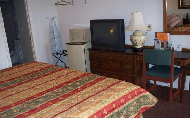 photo 2 of Rustic Motel Rolla