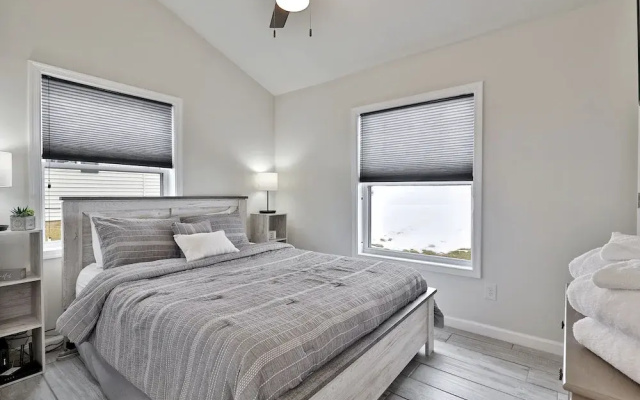photo 2 of Rutland's Hidden Gem: 2 Br/1ba Renovated Home Close To Everything 2 Bedroom Home